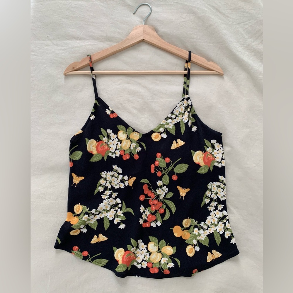 NWOT flowy reformation top